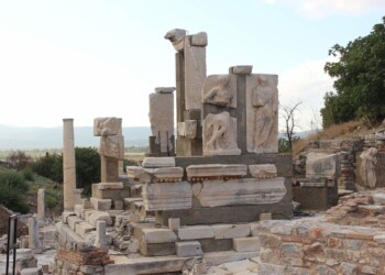 MEMMIUS MONUMENT EPHESUS MEMMIUS MONUMENT EPHESUS